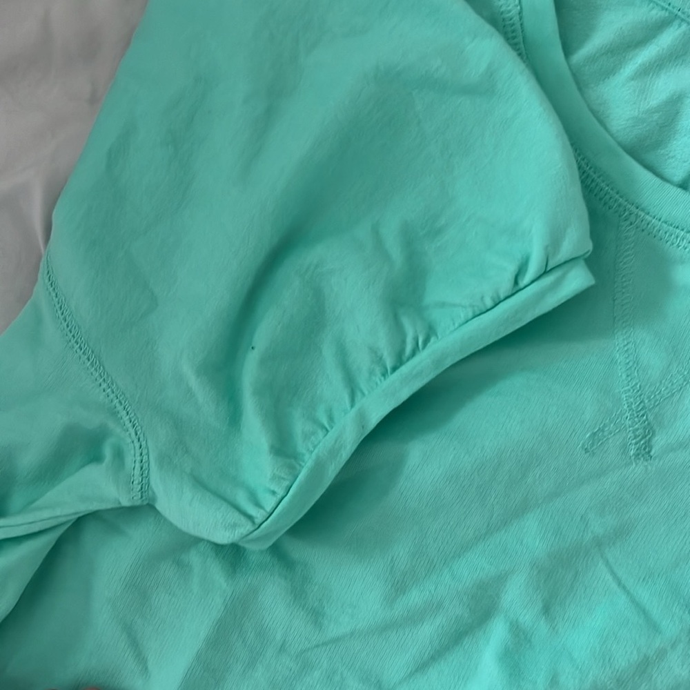 cropped top - Picture 3 of 3